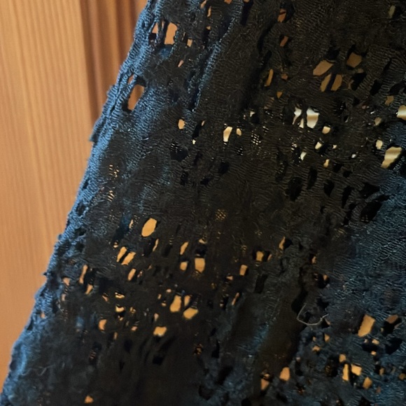 Gap size small. - Picture 2 of 4